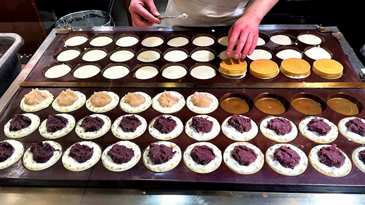 INCREDIBLY delicious Japanese pancakes with stuffing - street food