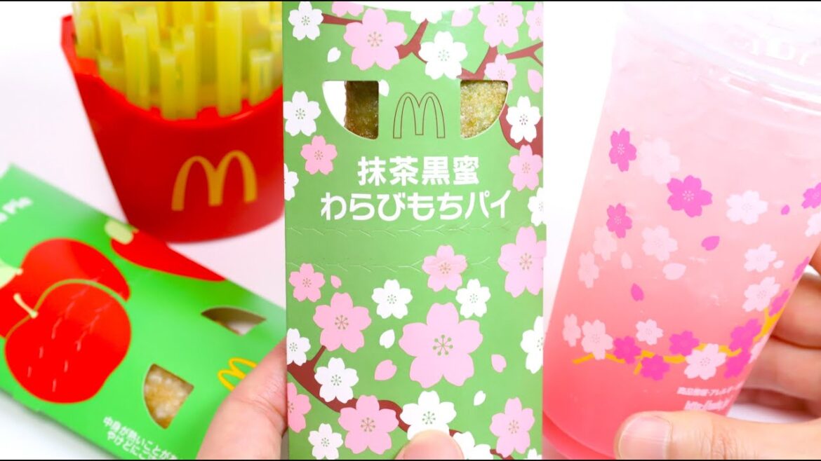 Mcdonald’s Kuro-Mitsu Warabi Mochi Pie and McFizz Strawberry Yogurt Mcdonald's Kuro-Mitsu Warabi Mochi Pie and McFizz Strawberry Yogurt