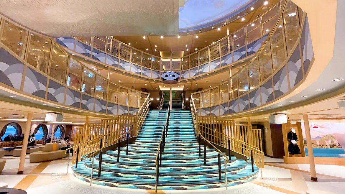 Riding Japan's Newest Overnight Ferry || Sunflower MURASAKI First Class Suite (Osaka→Beppu)