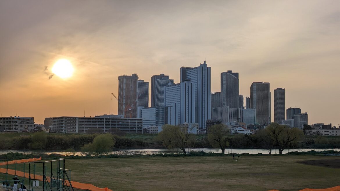 On the banks of Tokyo. Looking to Kanagawa.