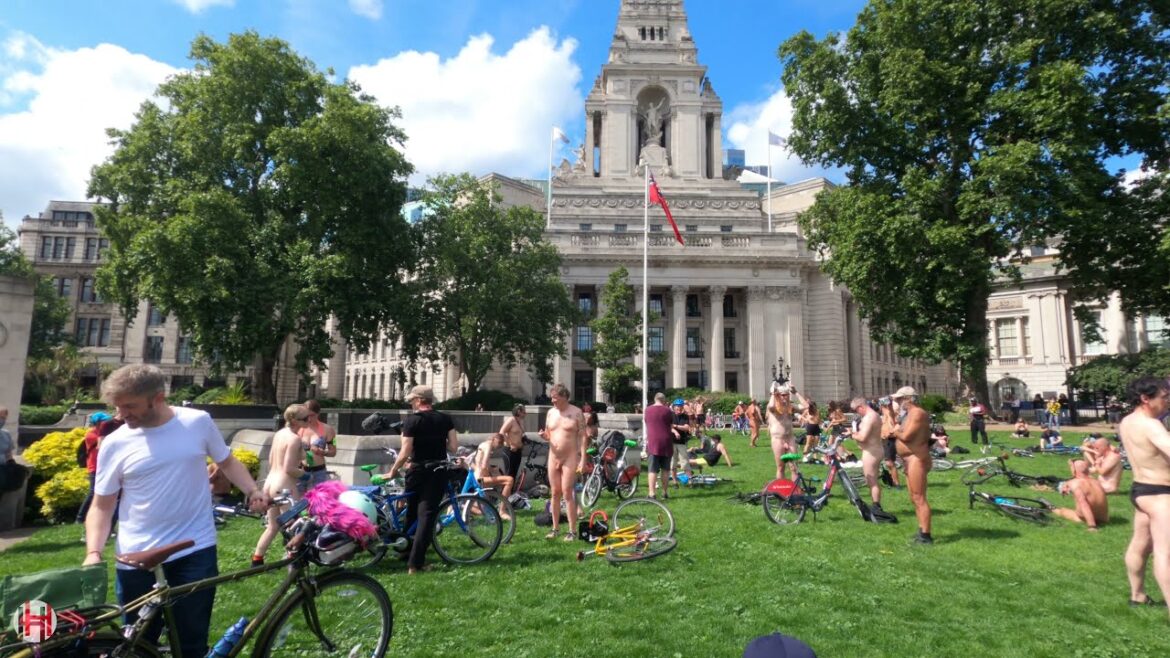 The World Naked Bike Ride in London - August 2021 (Part 1) [4K]