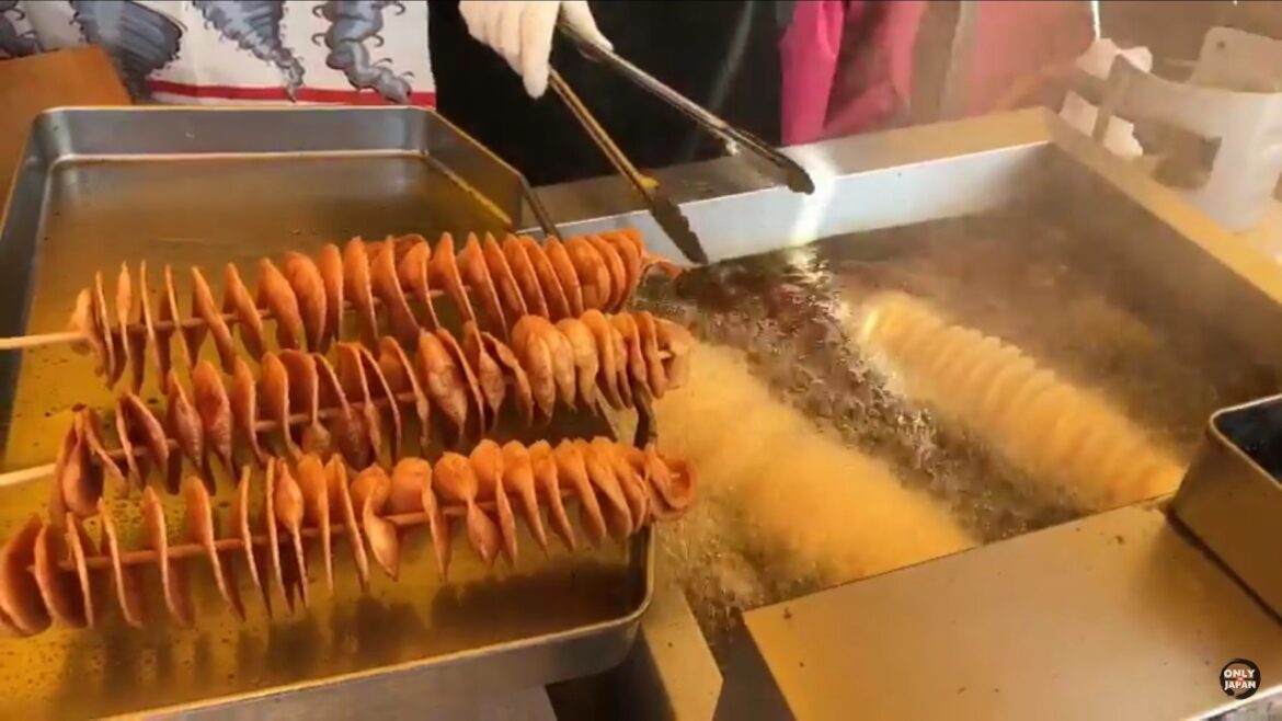 Festival Food Tour & Cherry Blossom Hunting in Fukuoka Festival Food Tour & Cherry Blossom Hunting in Fukuoka