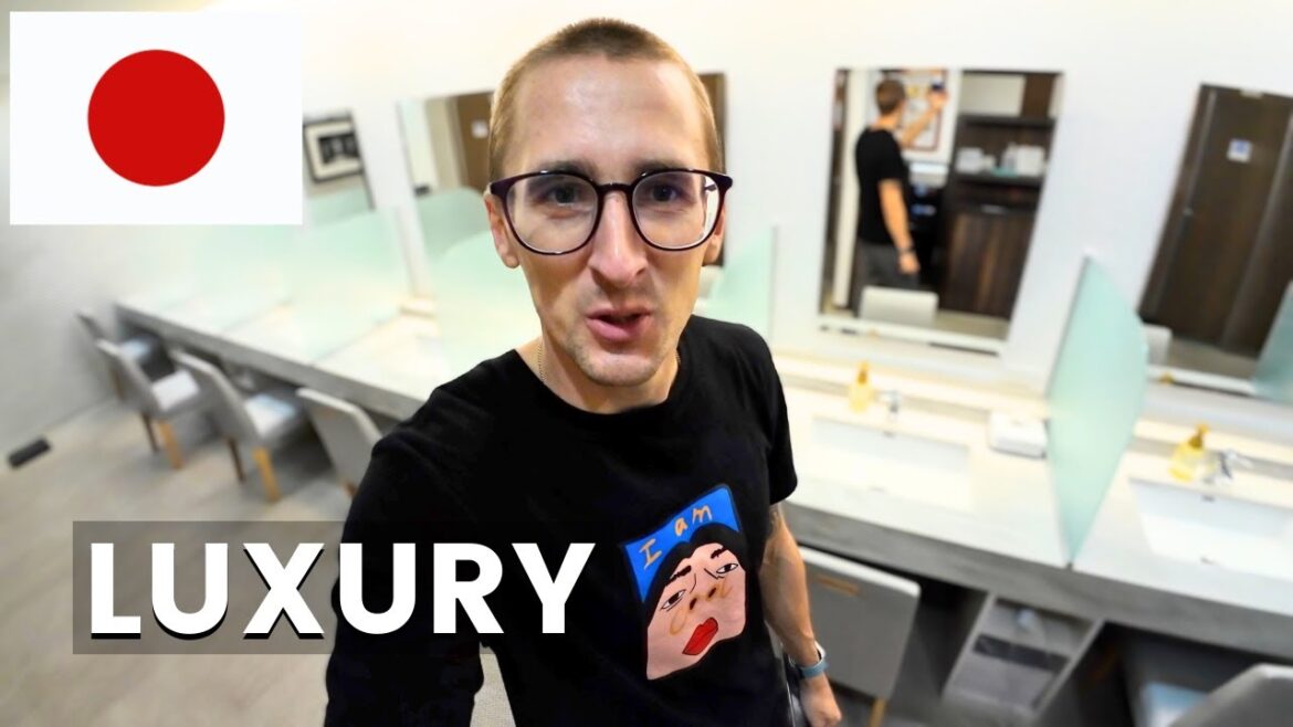 Life in a 19$ Capsule Hostel in Japan 🇯🇵