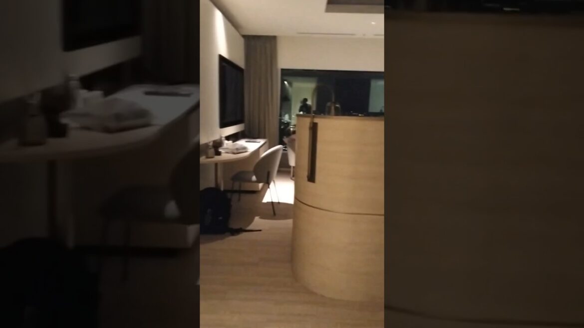 Room Tour by my daughter! Mitsui Garden Hotel Yokohama Minatomirai PREMIER 三井ガーデンホテル横浜みなとみらいプレミア