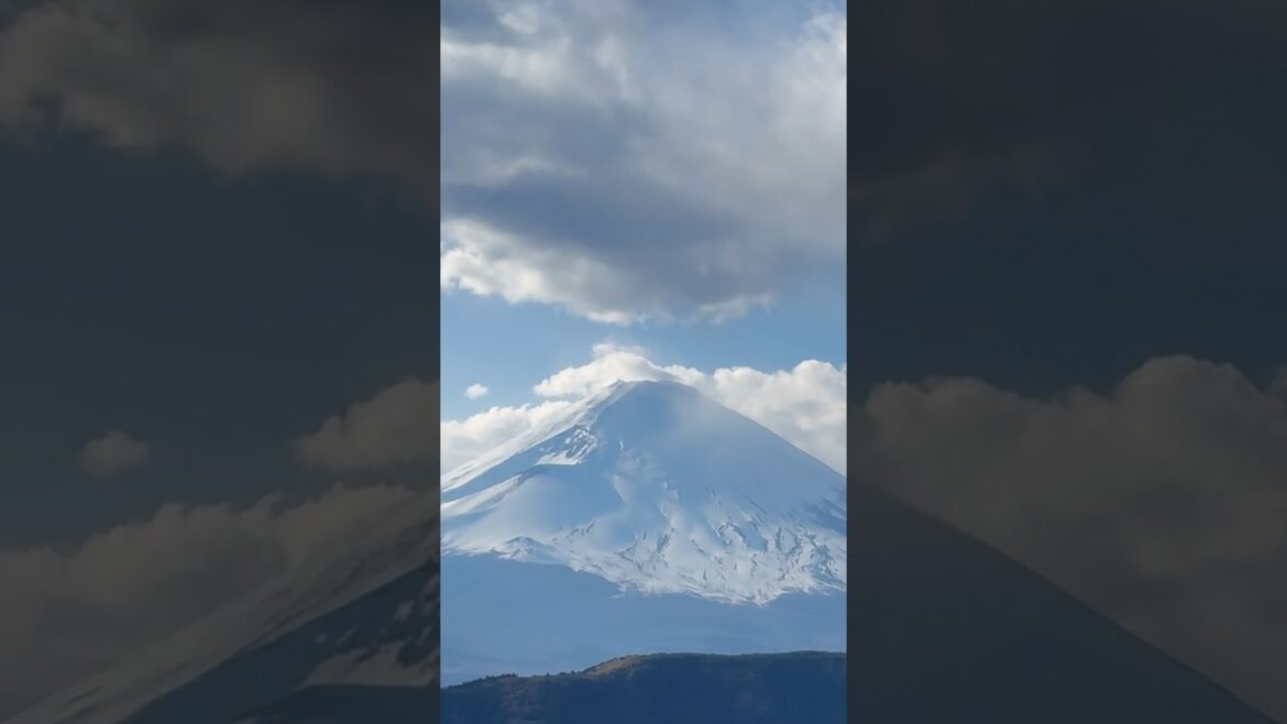 WOW….My first time to see the amazing Mt Fuji🤩🤗 #travel #japan #mtfuji #4k