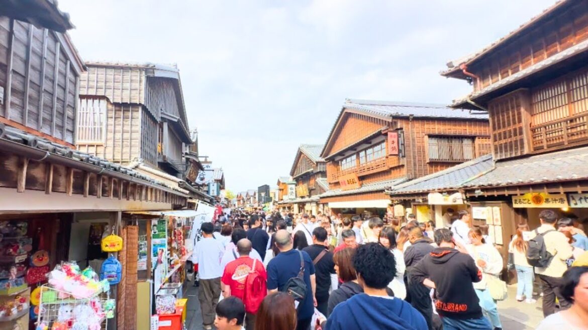 【三重県】伊勢で爆食!おはらい町通り・おかげ横丁で食べ歩き 【三重県】伊勢で爆食!おはらい町通り・おかげ横丁で食べ歩き