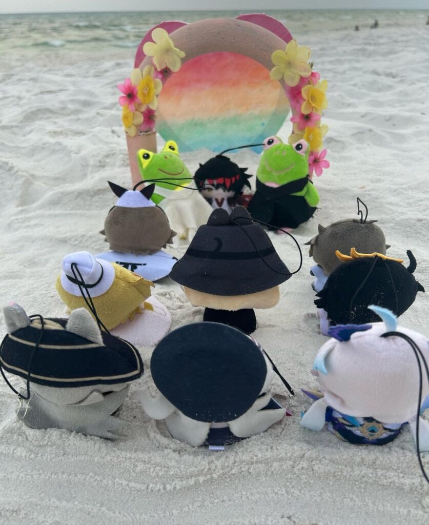 A few months ago , i had Ethyria and Luxiem officiate a gay frog vow renewal ceremony :3