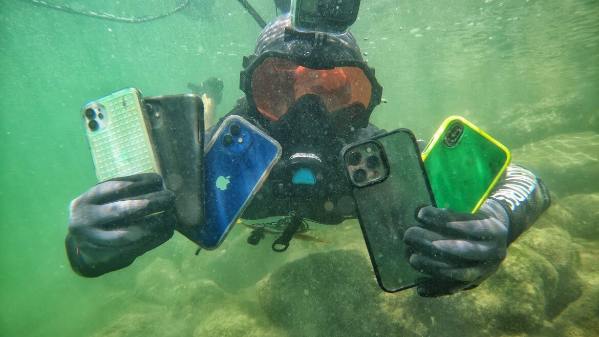 Divers turn in to POLICE – 6 iPhones, Cash, Wallet Recovered in Miami Divers turn in to POLICE - 6 iPhones, Cash, Wallet Recovered in Miami