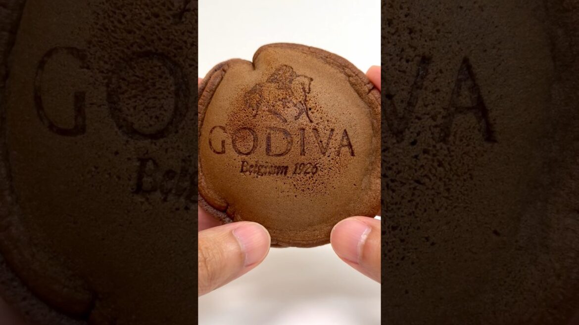 Godiva Chocolate Dorayaki Pancake Convenience Store Sweets Lawson #shorts