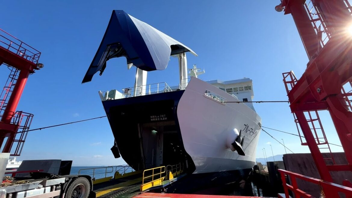 Trying a New Ferry Route to Hokkaido in Japan | Aomori to Muroran Trying a New Ferry Route to Hokkaido in Japan | Aomori to Muroran