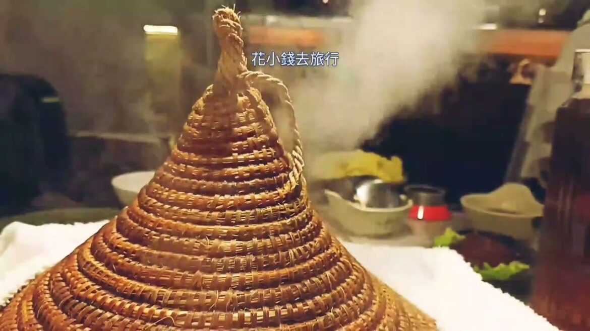WOW！！What delicious food can you find by opening the hat🎩？　@roasterpig.blogspot #eating
