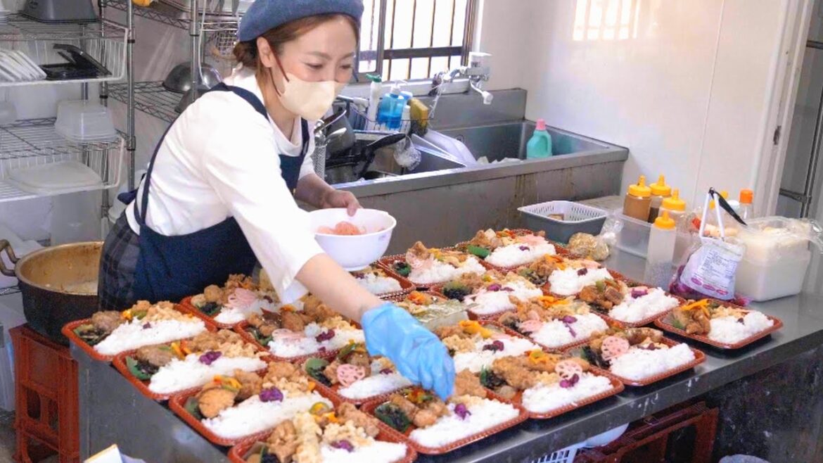 A Japanese famous lunchbox shop makes large quantities starting at 3am. お弁当 デカ盛り A Japanese famous lunchbox shop makes large quantities starting at 3am. お弁当 デカ盛り