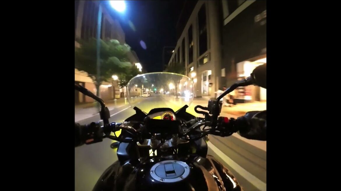 City Night Vibes 🌃 - Cruising the City in Japan at Night #japan #lofi #motorcycle #night