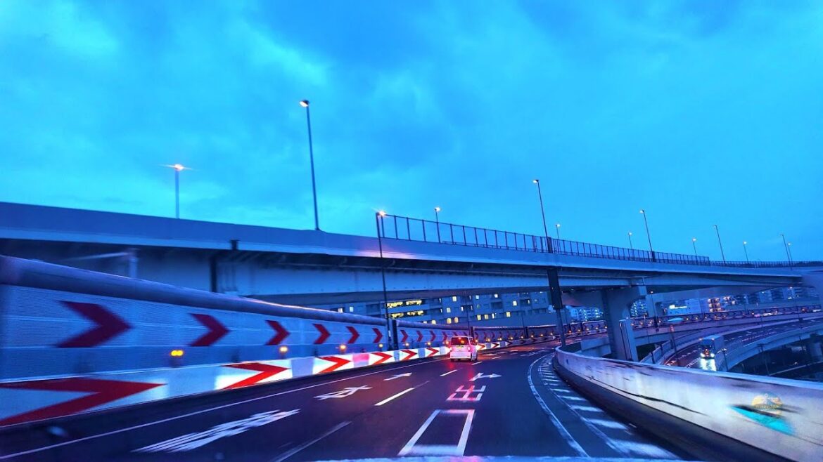 Rainy Drive from Daikoku Parking Area to Yokohama π§οΈπ | Japan’s Scenic Route Rainy Drive from Daikoku Parking Area to Yokohama π§οΈπ | Japan's Scenic Route