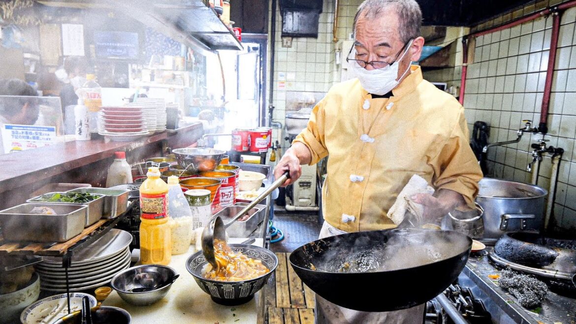 怒涛の鍋振り炒飯厨房！！スゴ腕料理人の鮮やかな鍋さばきが炸裂する地元密着町中華丨Egg Fried Rice-Wok Skills In Japan