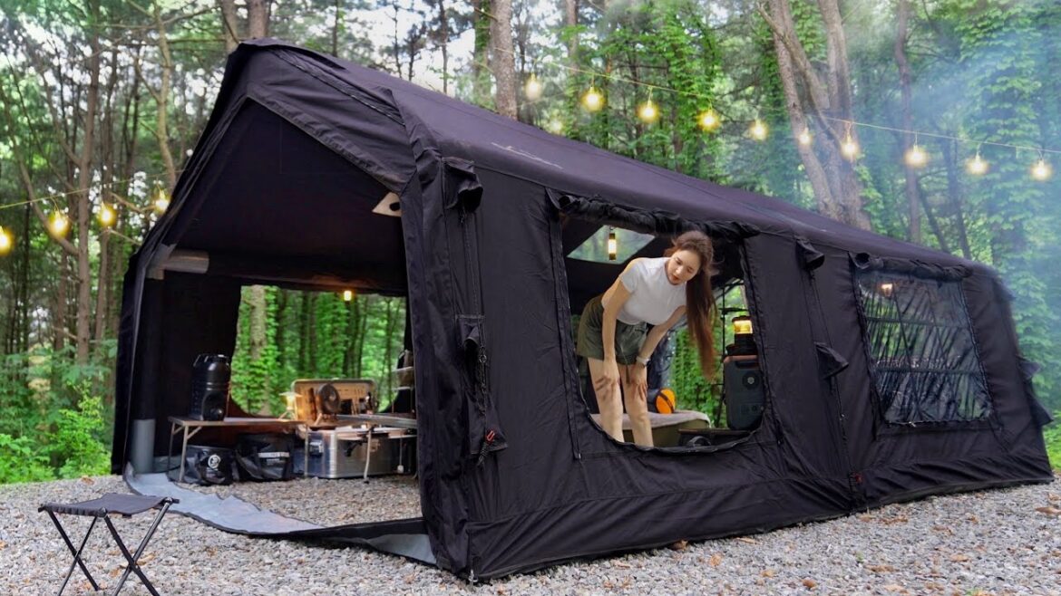 Girl builds house with 55kg cabin air tent and camping alone in wild jungle Girl builds house with 55kg cabin air tent and camping alone in wild jungle