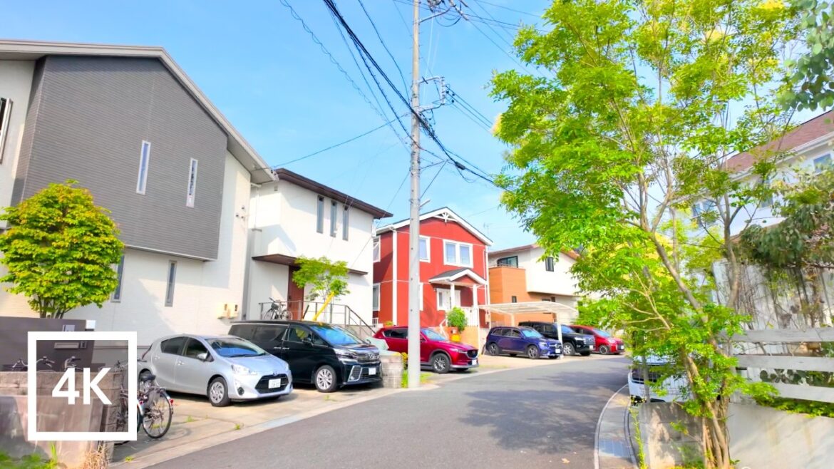 4K Japan Walk | Beautiful Japanese Residential Area Walking Tour | Modern Japanese Houses [4K/60fps]