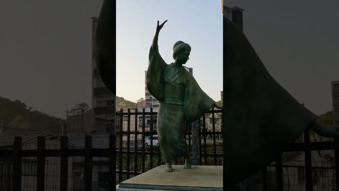 The iconic #Otemoyan and #Nagataine Statues in #Kumamoto The iconic #Otemoyan and #Nagataine Statues in #Kumamoto