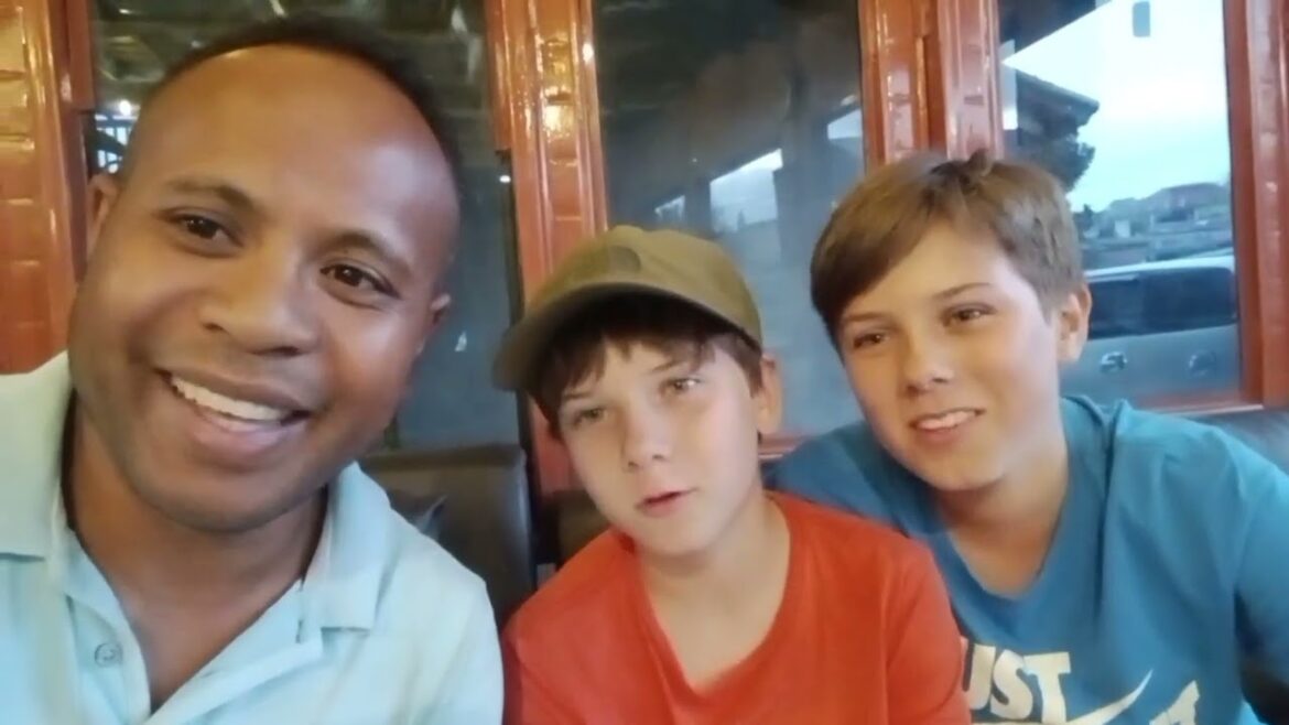 Wisatawan Swiss Belajar Bahasa Daerah Ngada.Bajawa-Flores, NTT Wisatawan Swiss Belajar Bahasa Daerah Ngada.Bajawa-Flores, NTT