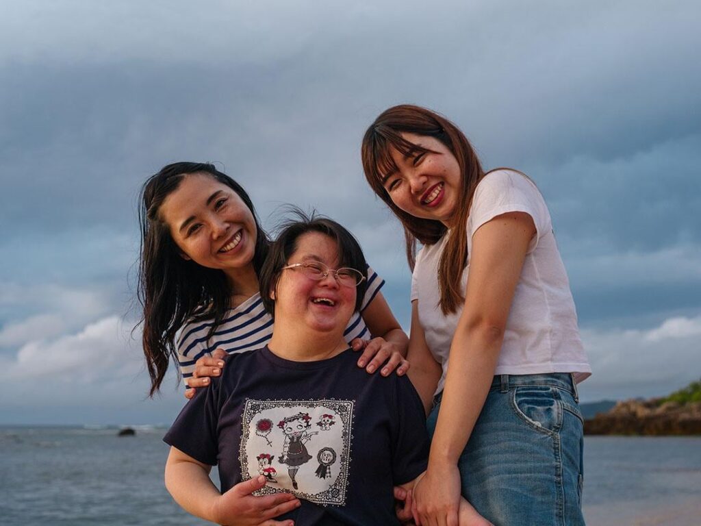 I spent two months on a small island in Okinawa. During my stay, I took portraits of the wonderful people I met.