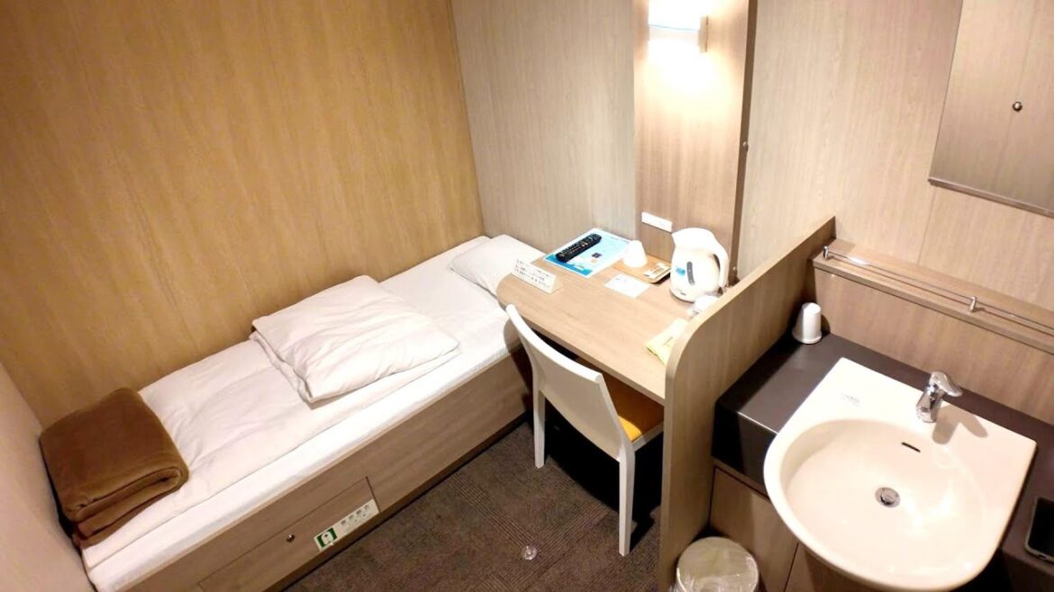 【阪九フェリー】神戸⇒福岡　デラックスシングル個室 9,900円。船上で食べるローストビーフ丼。