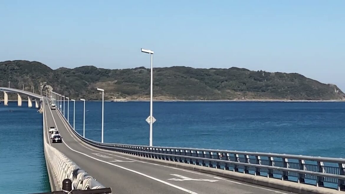 Private tours out of Fukuoka can highlight amazing Yamaguchi Prefecture locations.