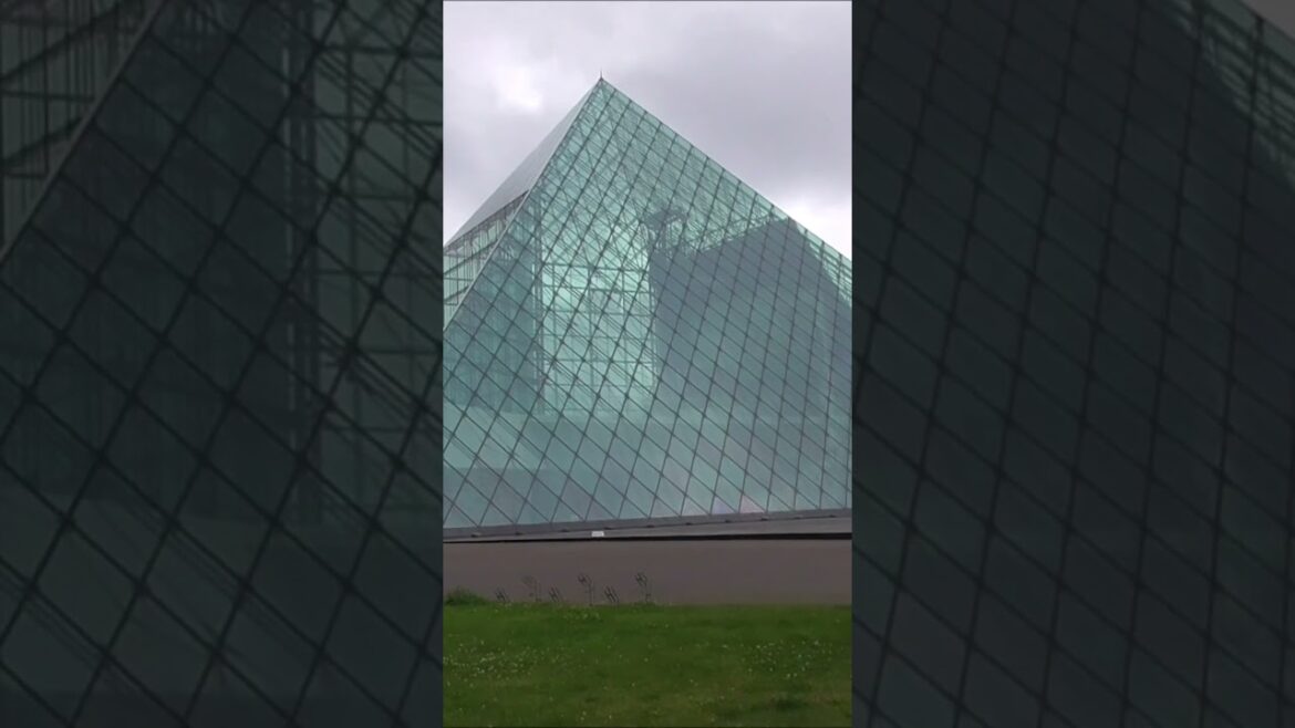 北海道　札幌市　モエレ沼公園　車中泊で北海道一周 の旅　#hokkaido  #北海道　 #shorts  #札幌市　#モエレ沼公園　＃イサム・ノグチ　＃彫刻　＃D51　＃Japan