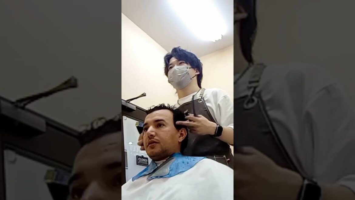 Explaining my haircut to a Japanese Barber in Japanese😬 #japan #japaneseculture #speakjapanese