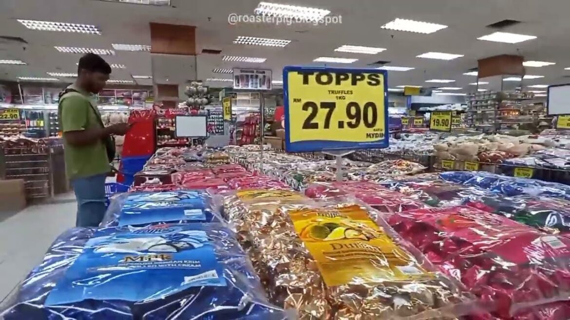 Mydin Sinar Kota Supermarket Is EXTREMELY POPULAR - Lots of Chocolates & Souvenirs Shopping