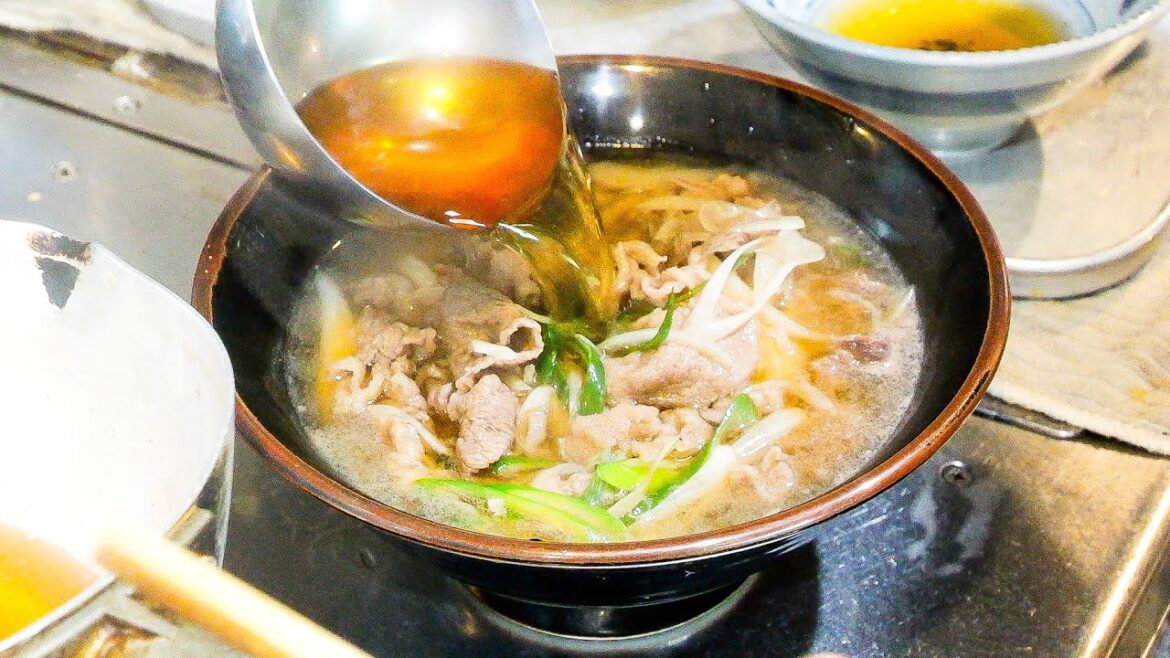 石川）肉うどん！天ぷら！８つの掟を守り抜く駅前うどん屋の名物うどん丨Best Udon in Ishikawa