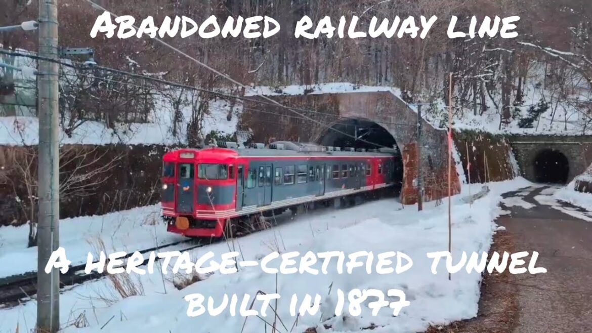 [Abandoned railway track]Walk through the tunnel, which opened in 1877