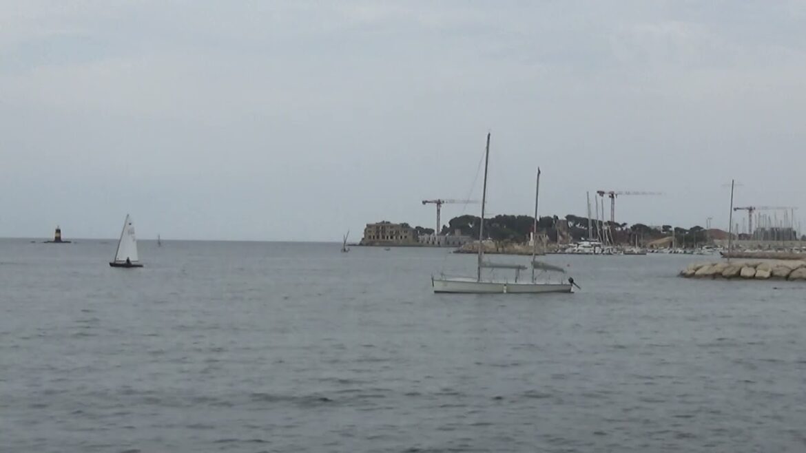 L'entrée du port de Bandol
