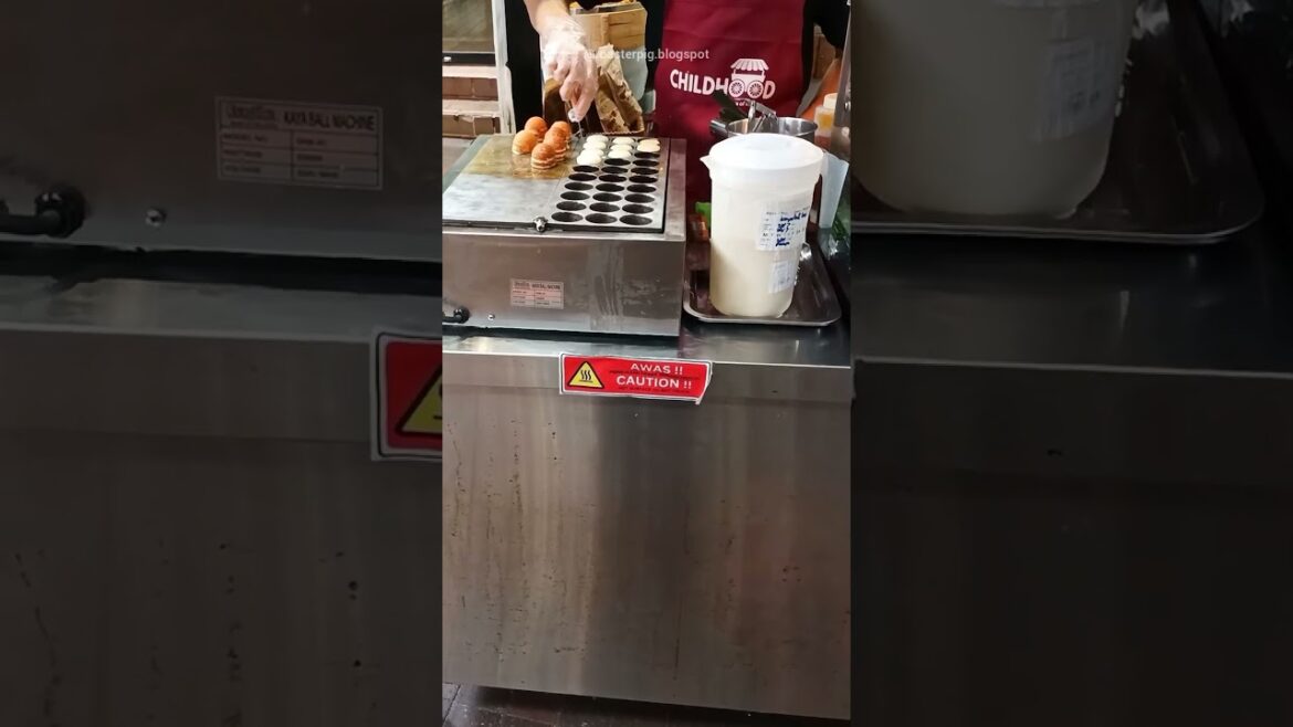 2024 KUALA LUMPUR  POPULAR STREET FOOD -  KAYA BALL CAKE - MICHELIN #travel #malaysia #snacks
