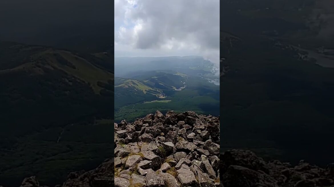 蓼科山の山頂(Mount Tateshina)