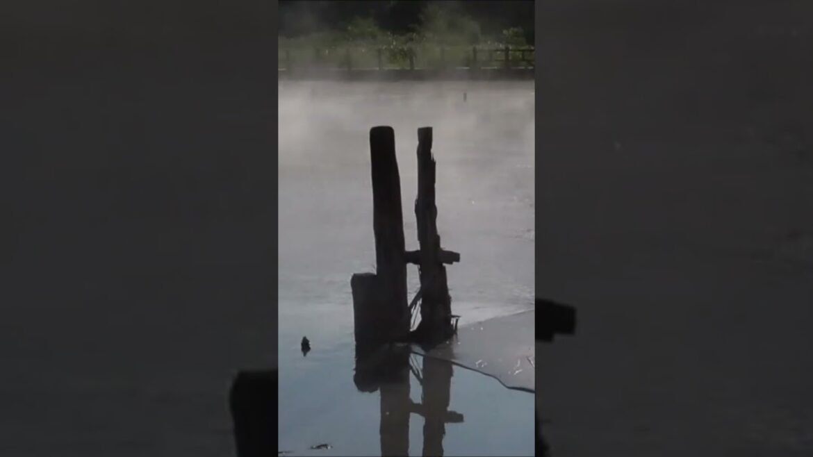 北海道　ニセコ湯本温泉大湯沼　蘭越町　#shorts #蘭越町　＃hokkaido　＃Japan　＃大湯沼　＃美国漁港　＃原子力PRセンター　＃積丹ブルー　＃北海道　＃神威岬