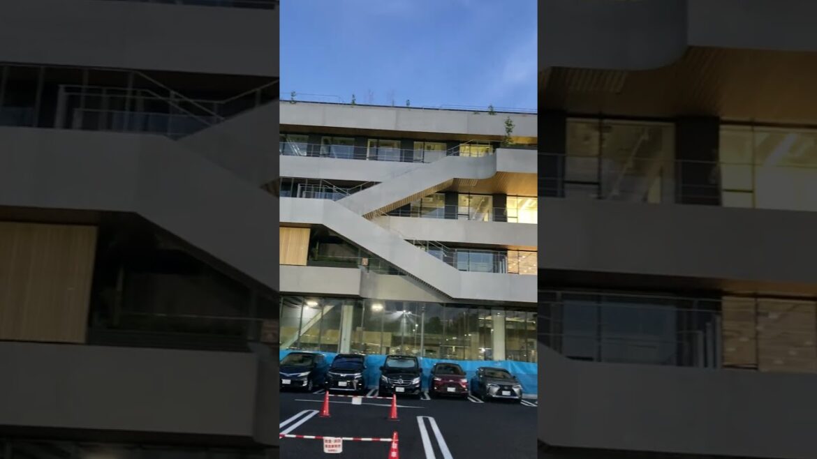 【記録映像】「ステーションAi」建設現場、2024.8.8夜撮影、10月開業に向けて工事が進んでいます。外壁は完成、夜も内部を工事中で電気がついています。国内最大級インキュベーション施設 #建設現場 【記録映像】「ステーションAi」建設現場、2024.8.8夜撮影、10月開業に向けて工事が進んでいます。外壁は完成、夜も内部を工事中で電気がついています。国内最大級インキュベーション施設 #建設現場