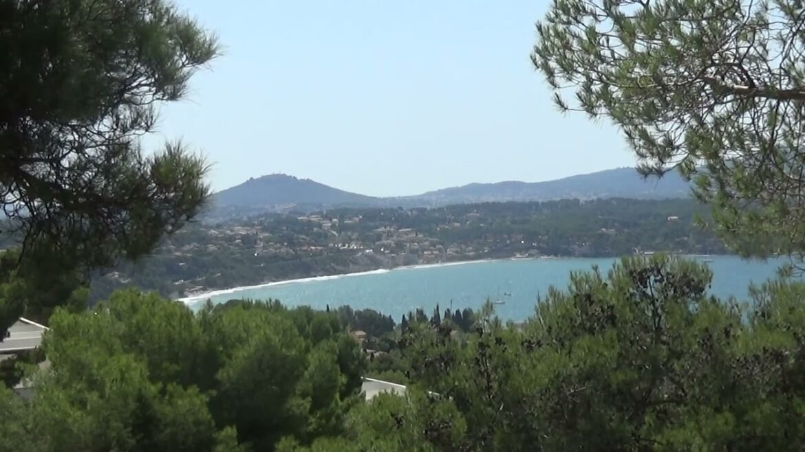 Vue des hauteurs sur la mer méditerranée Vue des hauteurs sur la mer méditerranée