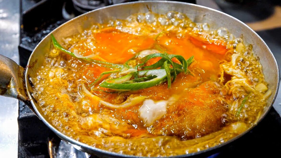 広島)止まらないカツ丼ラッシュ!常連リーマンが昼休憩に殺到する爆裂うどん屋。 広島)止まらないカツ丼ラッシュ!常連リーマンが昼休憩に殺到する爆裂うどん屋。