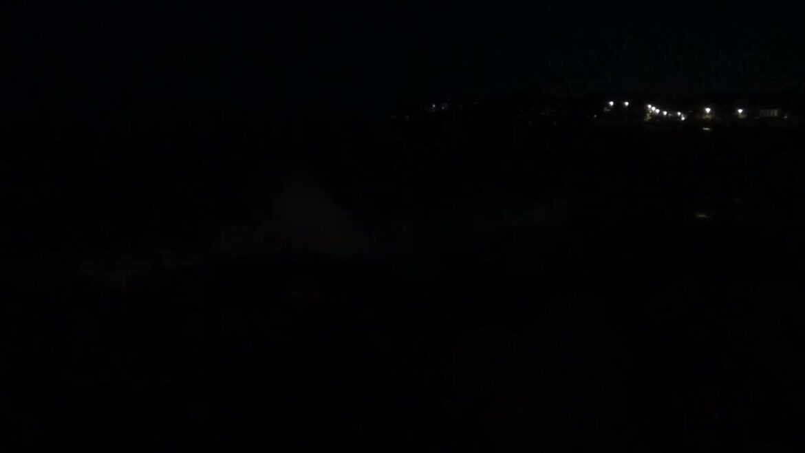 Bruit des vagues la nuit de la mer méditerranée Bruit des vagues la nuit de la mer méditerranée