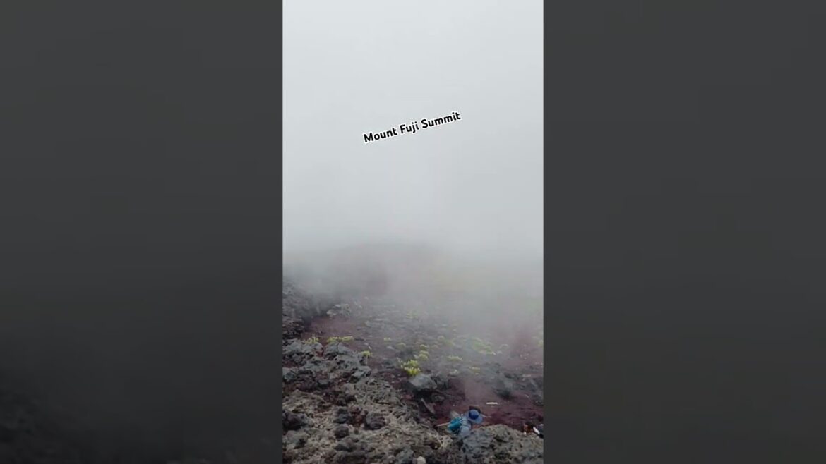 Mount Fuji Summit🇯🇵 #jasexplorer #fuji #mountains
