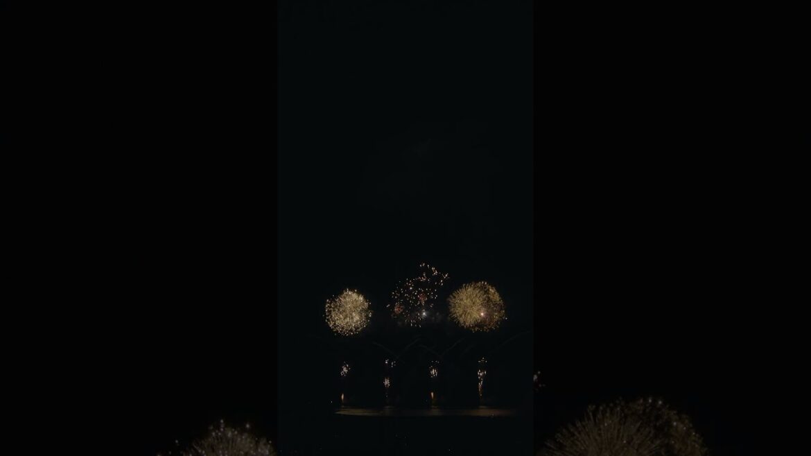 正三尺玉入りワイドスターマイン | Japan 36 inch shell Firework with Starmine | ぎおん柏崎まつり海の大花火大会