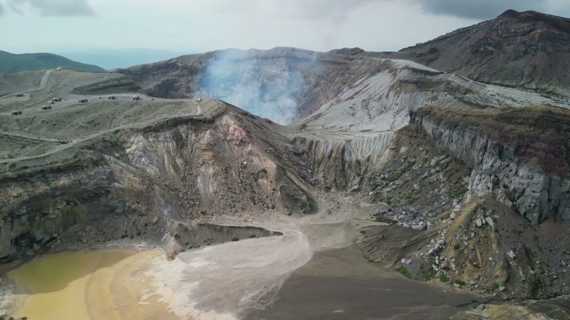 Mt Aso in Kumamoto in 4K Mt Aso in Kumamoto in 4K