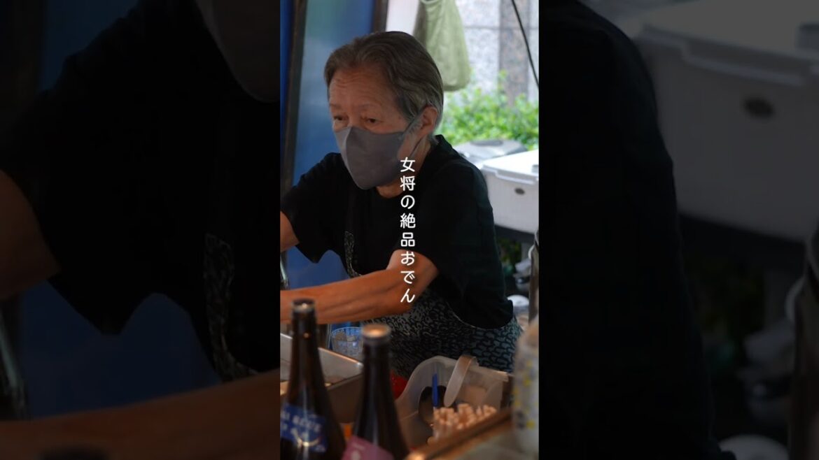1962年創業の屋台を引き継ぐ女将と大将の屋台！Japanese Yatai Fukuoka traditional tempura food stall #shorts