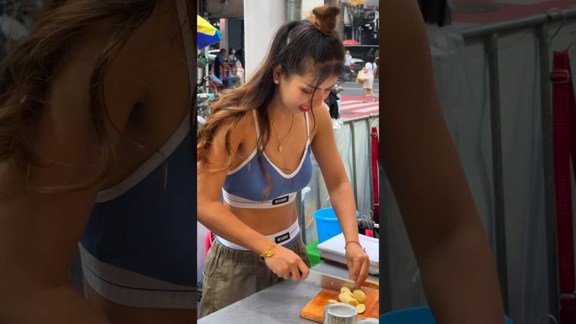 Beautiful Roti Lady #food #streetfood #pancake #thailand Beautiful Roti Lady #food #streetfood #pancake #thailand