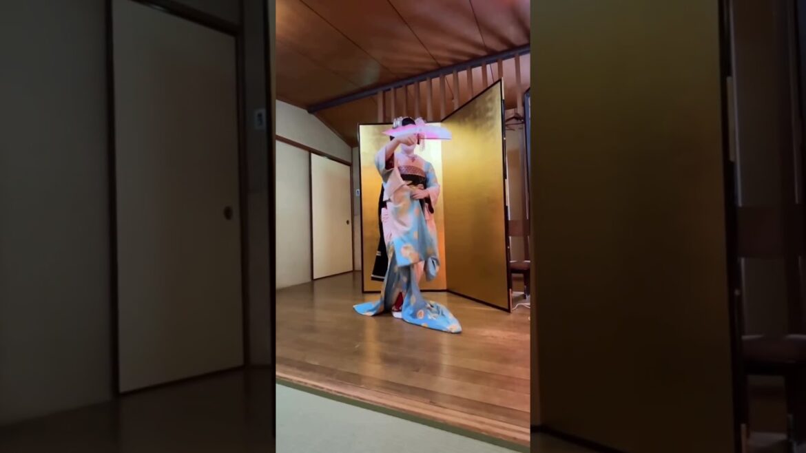 Dining with a Geisha in Kyoto Japan! #kyoto #geisha #japantravel Dining with a Geisha in Kyoto Japan! #kyoto #geisha #japantravel