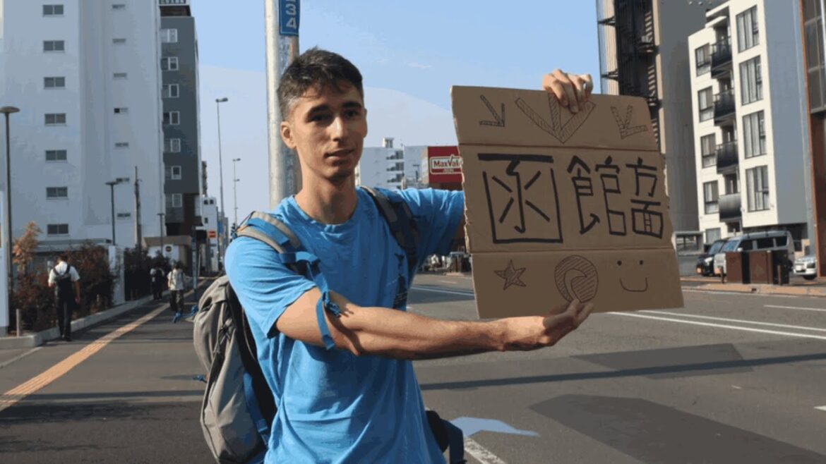 Extreme Hitchhiking In Japan 🇯🇵