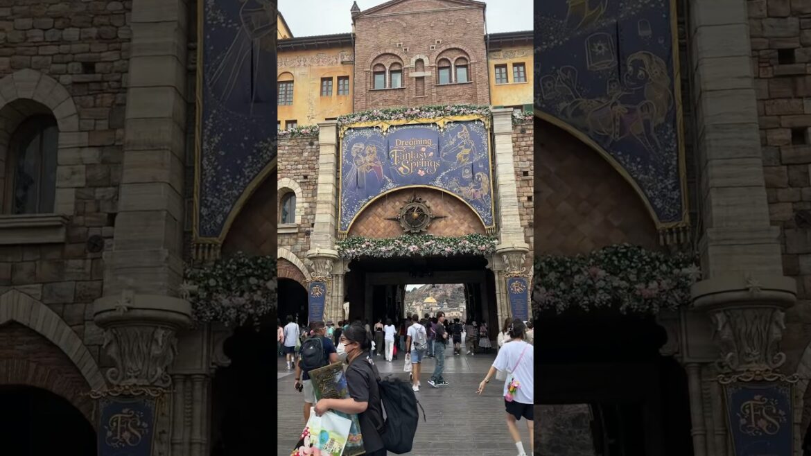 Let me bring you to the Happiest place on earth! Tokyo Disneysea #disney #disneysea #shorts Let me bring you to the Happiest place on earth! Tokyo Disneysea #disney #disneysea #shorts