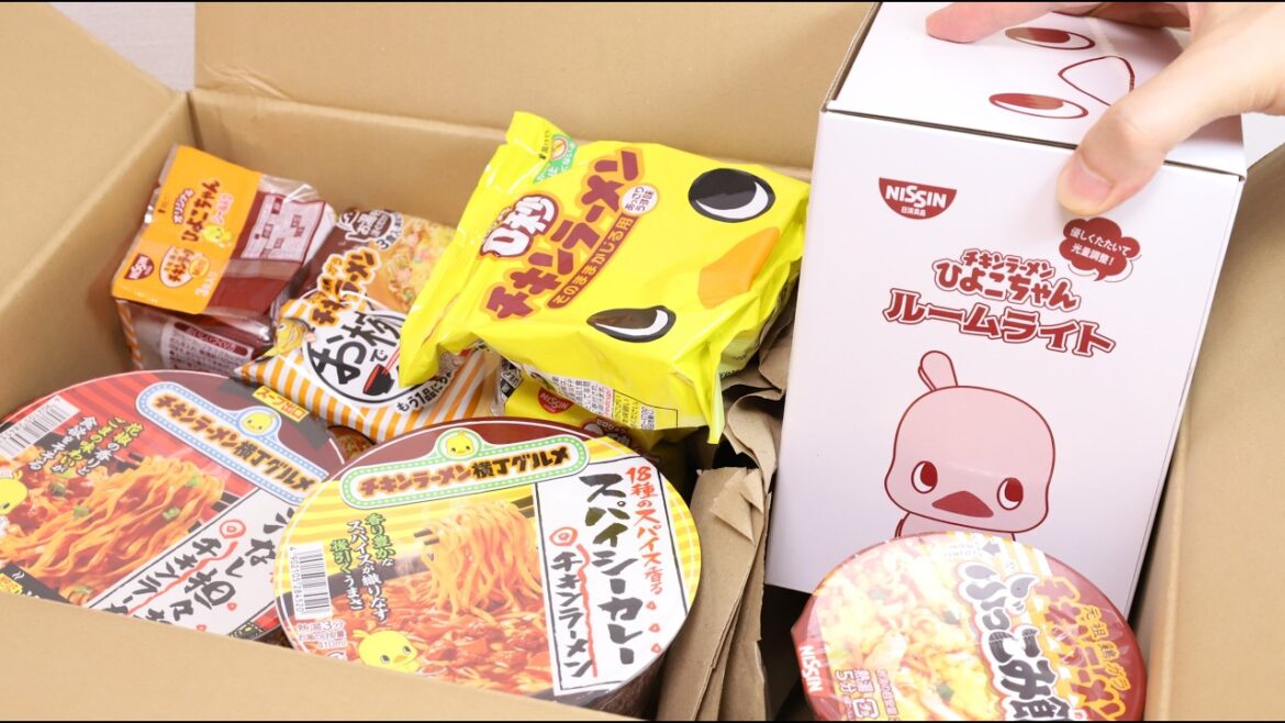 Chicken Ramen 66th Anniversary Gift Set with Freebie Hiyoko-chan Light Unboxing Chicken Ramen 66th Anniversary Gift Set with Freebie Hiyoko-chan Light Unboxing
