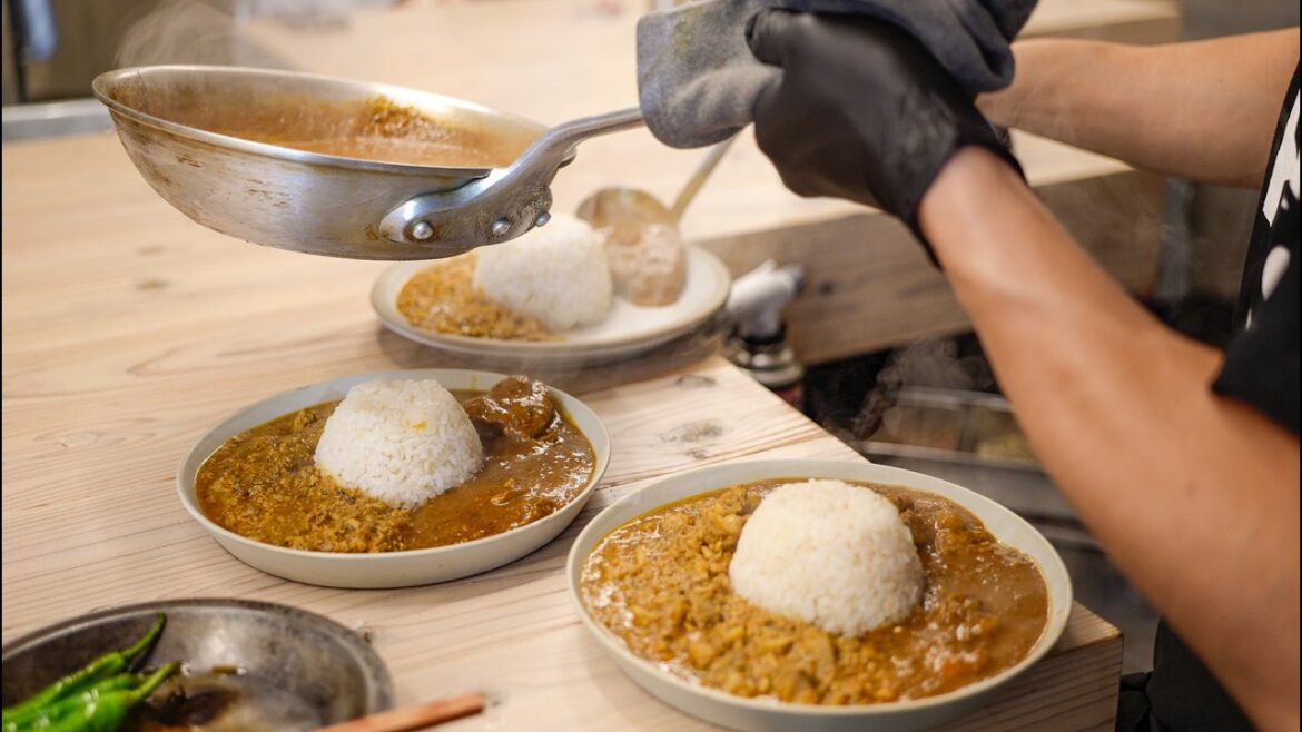 スパイス香る辛さと刺激のチキンとキーマの2種のカレーで賑わう京都のスパイスカレー専門店に密着 Japan Kyoto Chicken and Keema Spice Curry Restaurant スパイス香る辛さと刺激のチキンとキーマの2種のカレーで賑わう京都のスパイスカレー専門店に密着 Japan Kyoto Chicken and Keema Spice Curry Restaurant