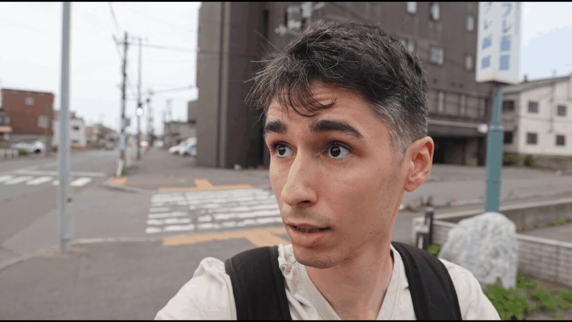 Alone In This Deserted Japanese City 🇯🇵